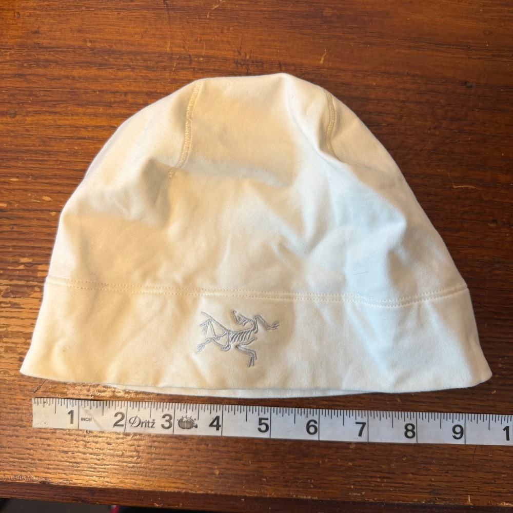 Arcteryx Rho LTW Beanie Off White Cream Wool Blend Hat S/M Small Medium